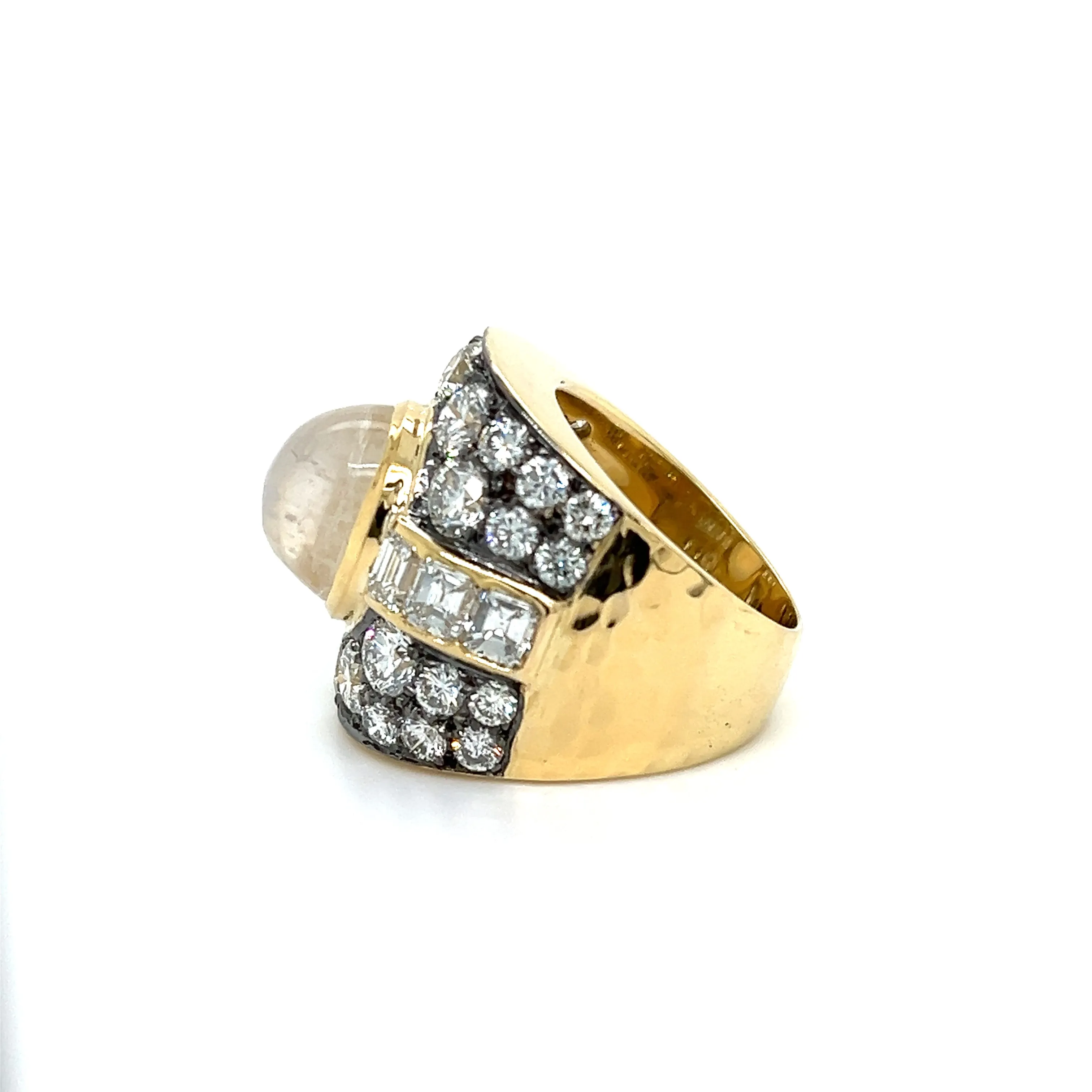 18kt Gold Cocktail Ring with Center Cabochon Moonstone