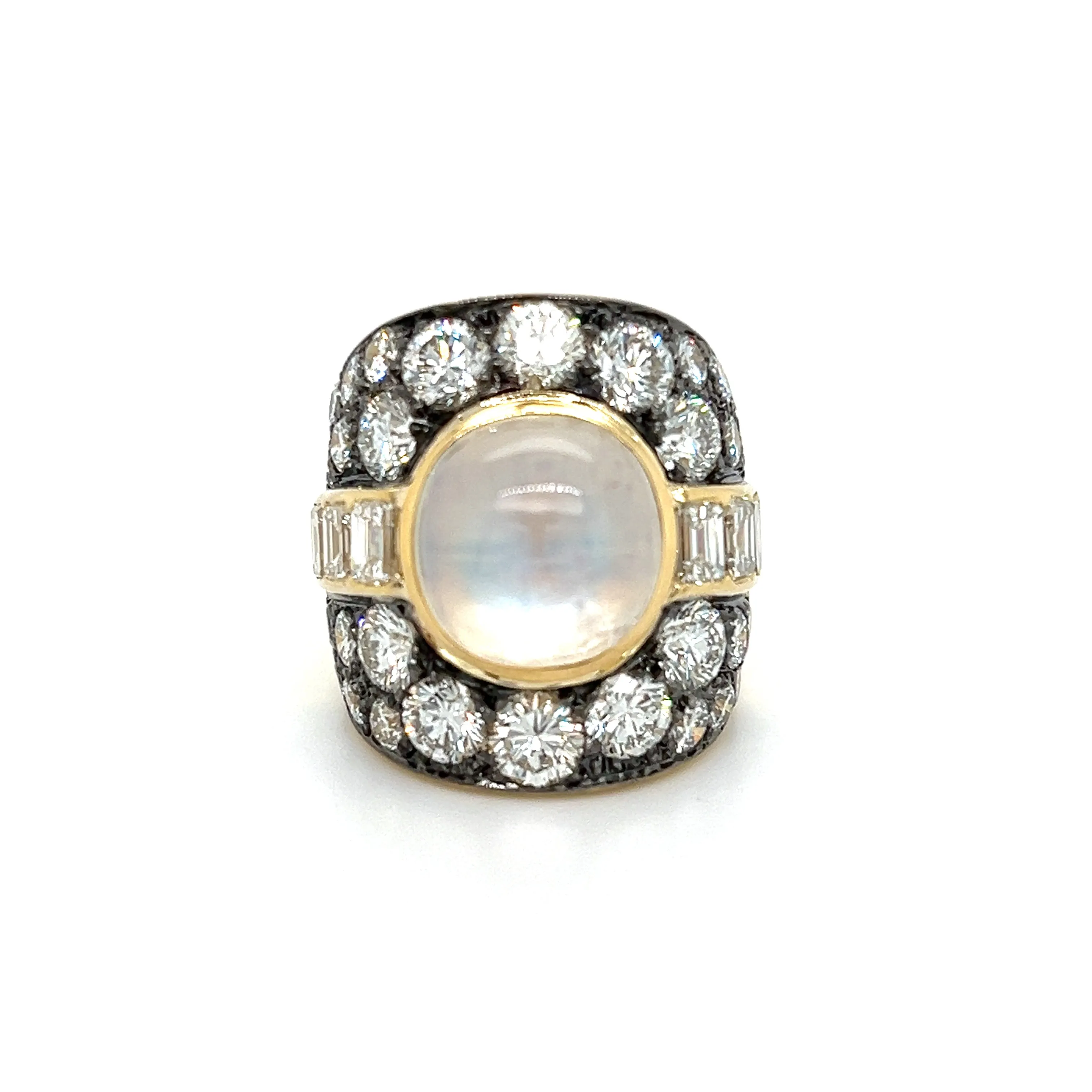 18kt Gold Cocktail Ring with Center Cabochon Moonstone