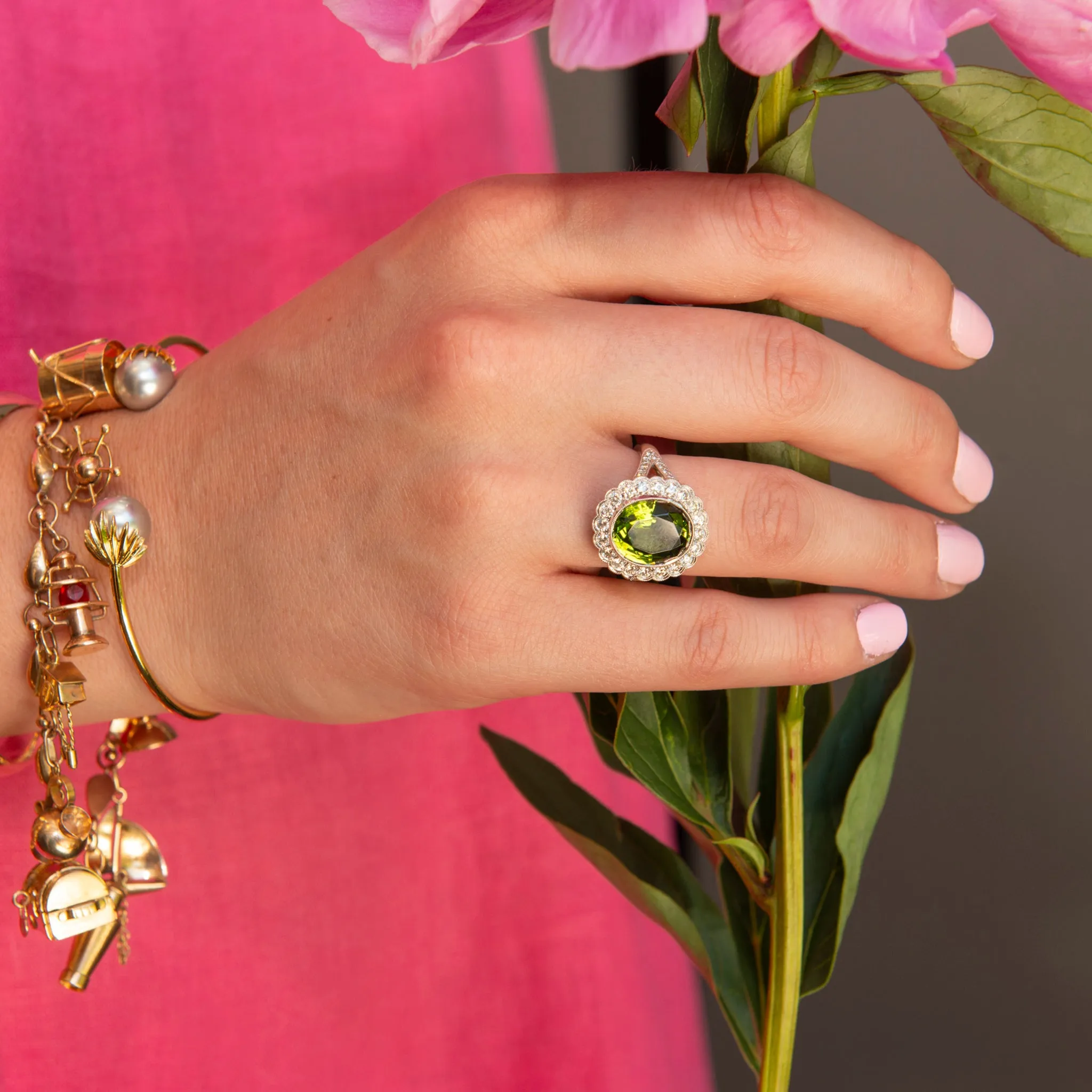 5.95ct Oval Peridot & Diamond 14K White Gold Ring