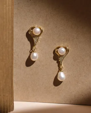 A Spiral Mystery Pearl Earring