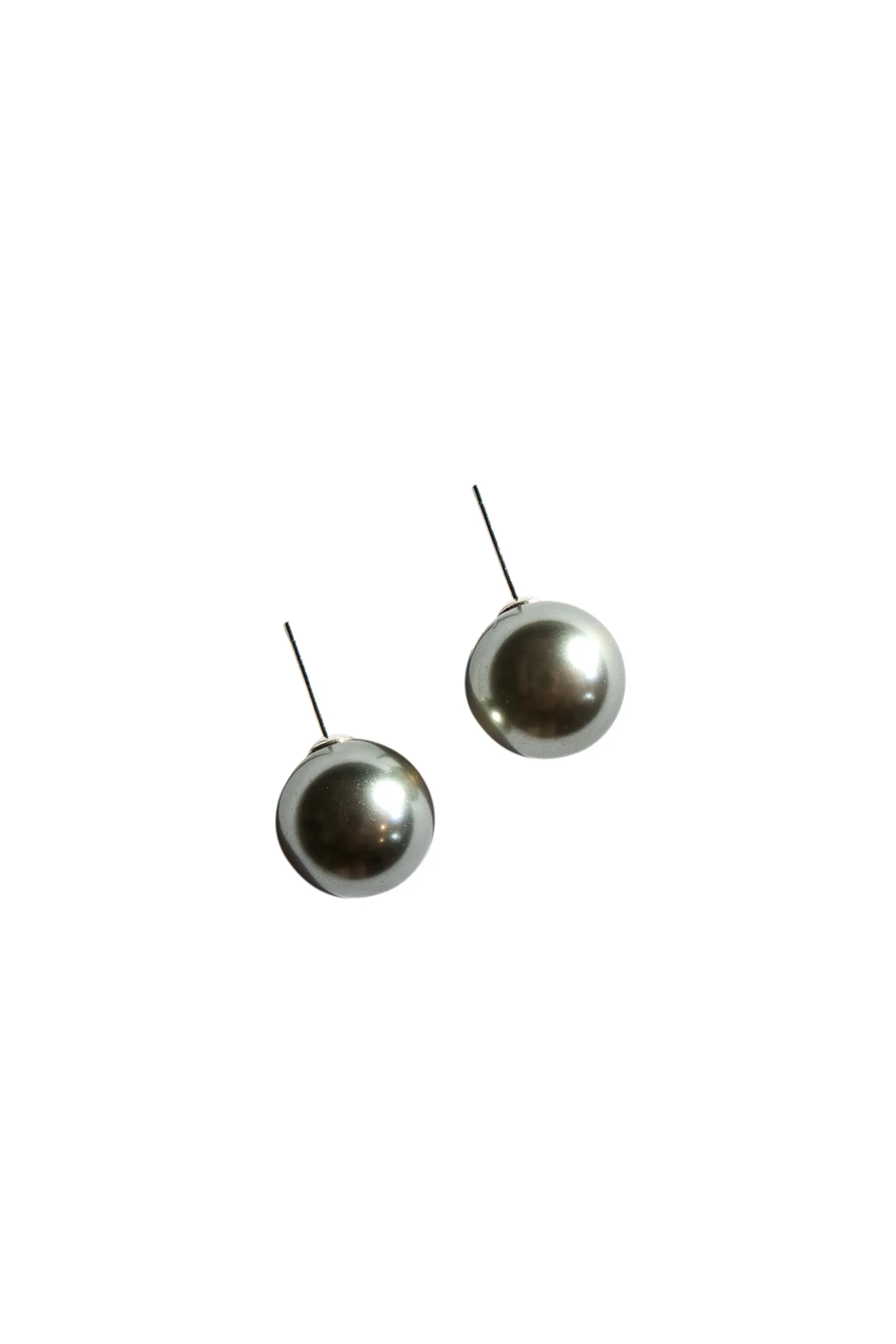 Alexis — Black faux pearl stud earrings