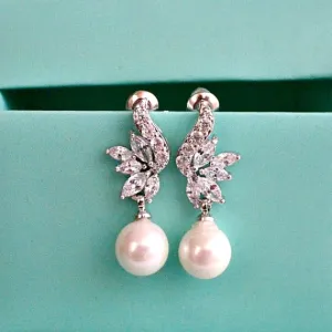 Art Deco Cubic Zirconia Crystal Pearl Drop Bridal Earrings. CZ Pearl Wedding Earrings. Dangling Pearl Stud Earrings. Bridesmaid Earrings