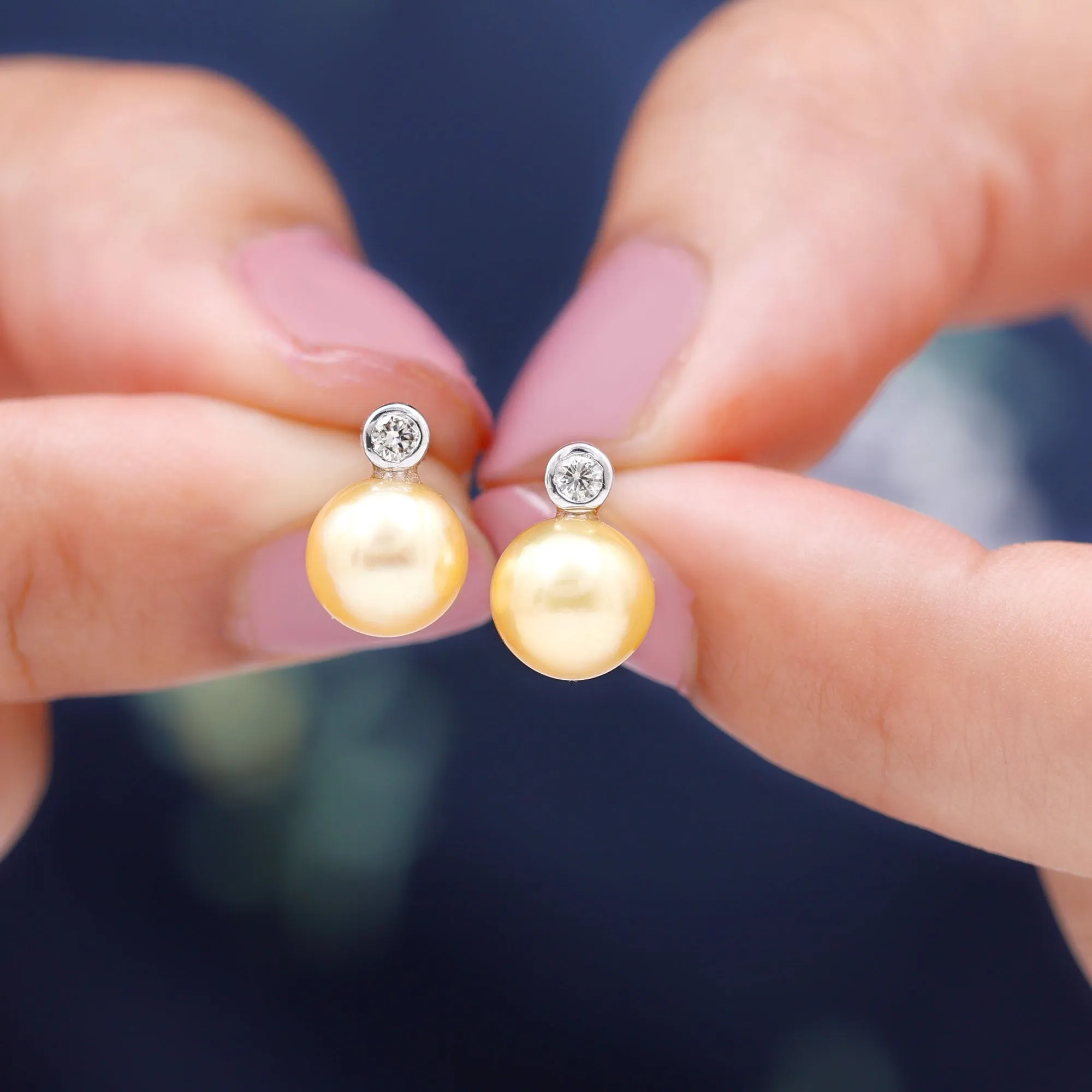 Bead Set South Sea Pearl Elegant Stud Earring with Diamond