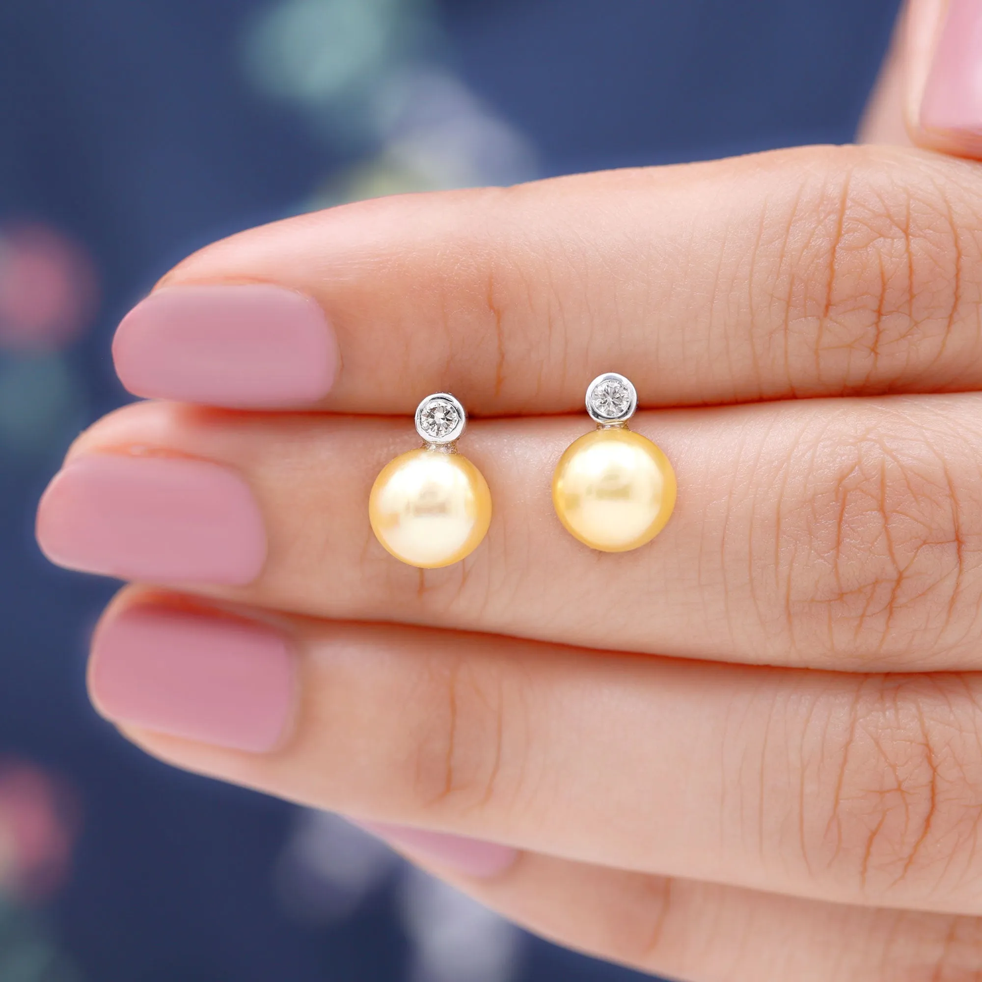 Bead Set South Sea Pearl Elegant Stud Earring with Diamond