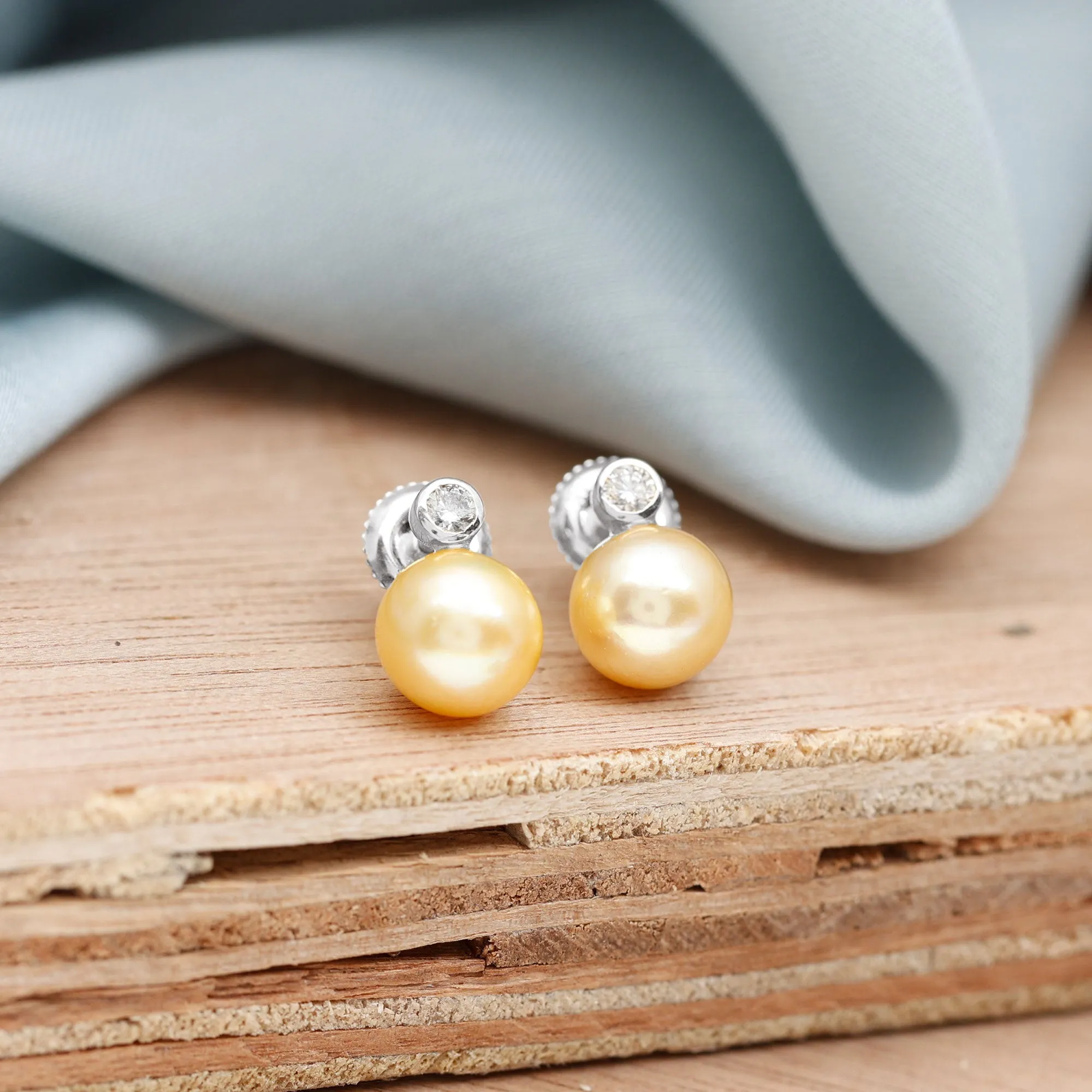 Bead Set South Sea Pearl Elegant Stud Earring with Diamond