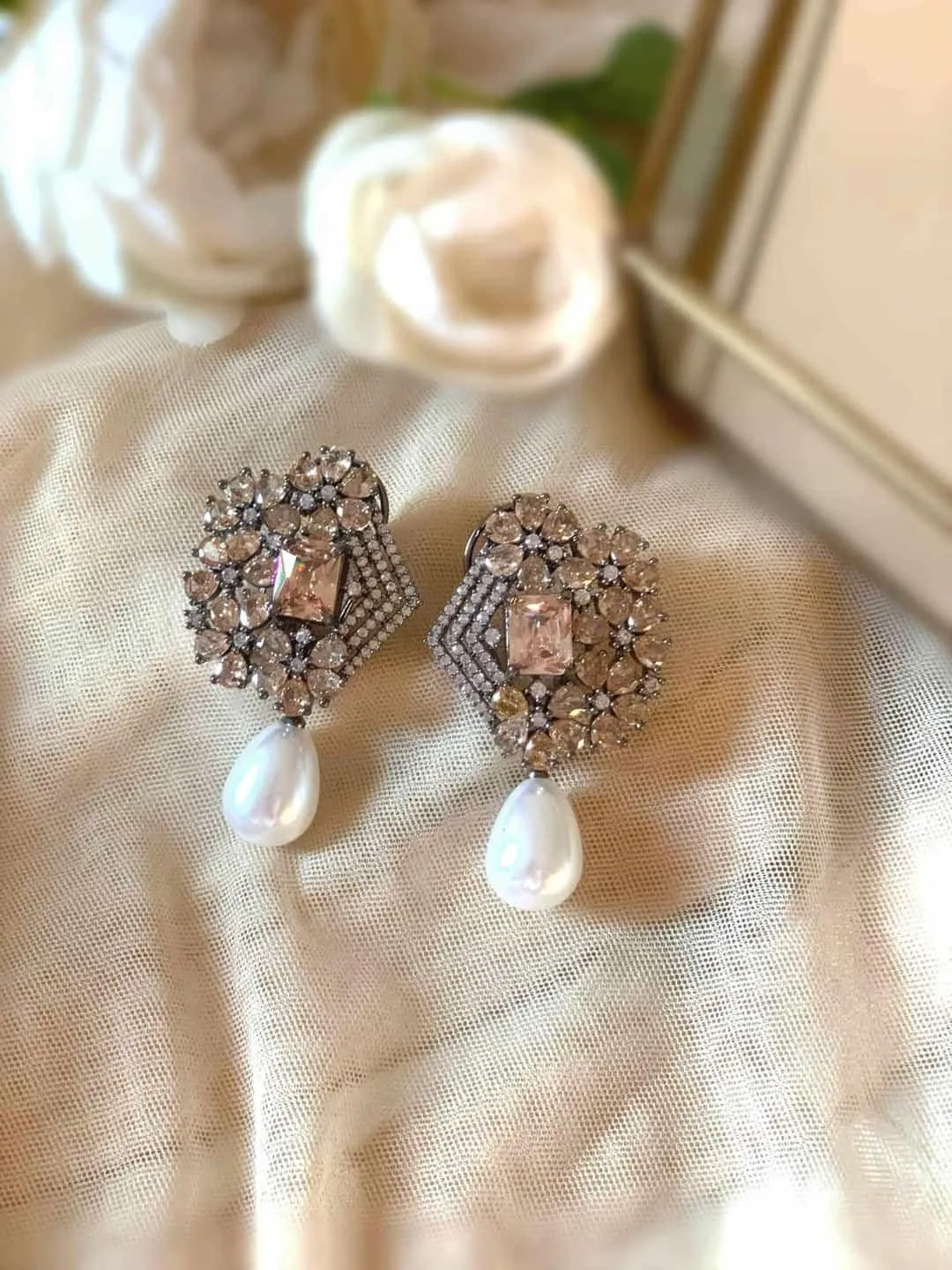 Crystal Pearl Harmony Earring