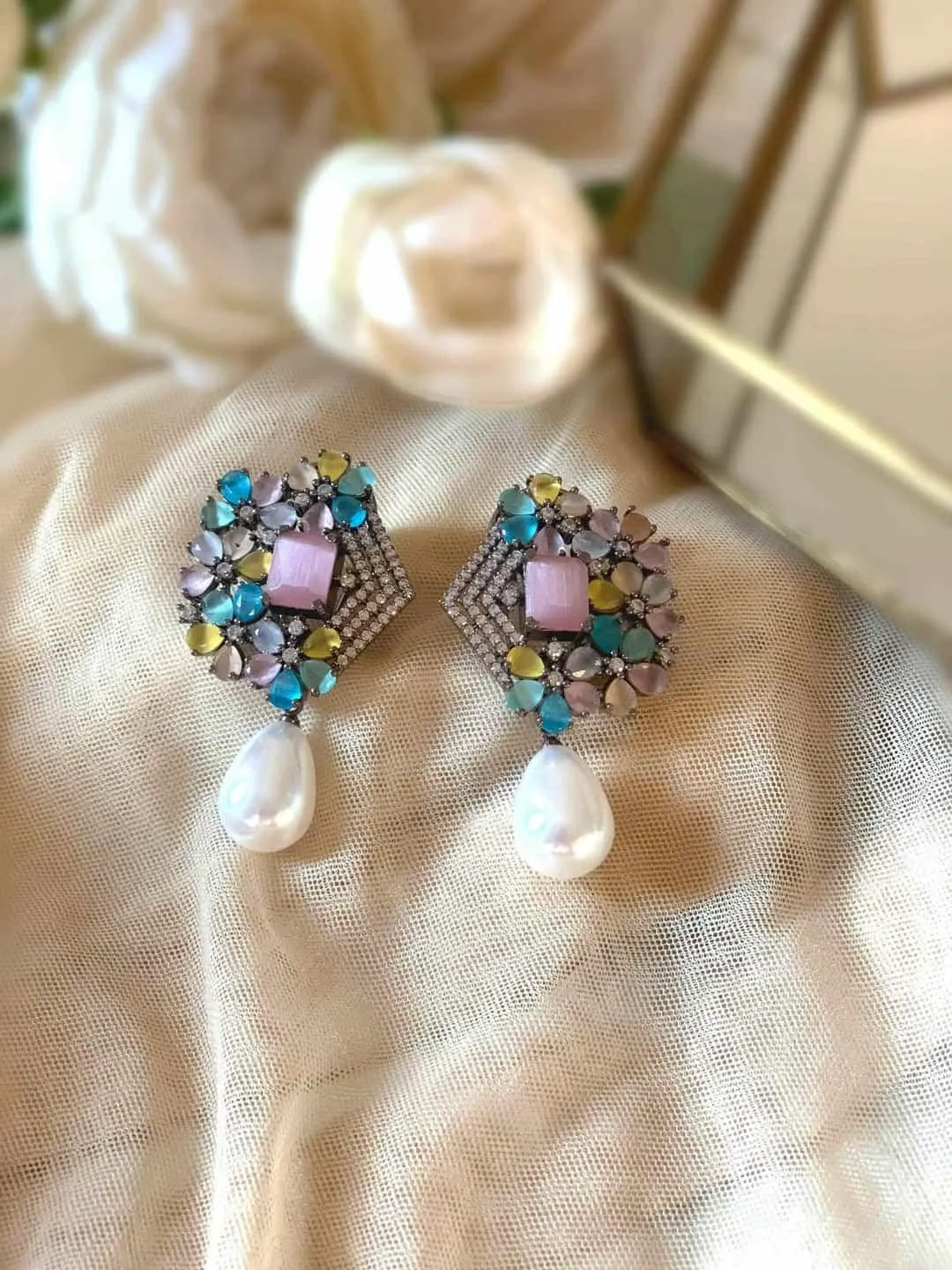 Crystal Pearl Harmony Earring