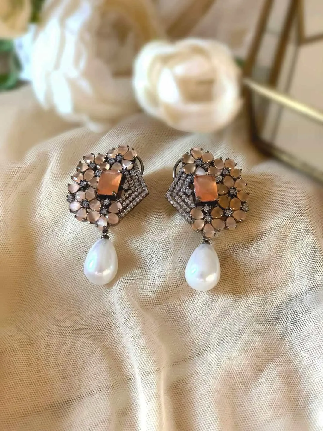 Crystal Pearl Harmony Earring