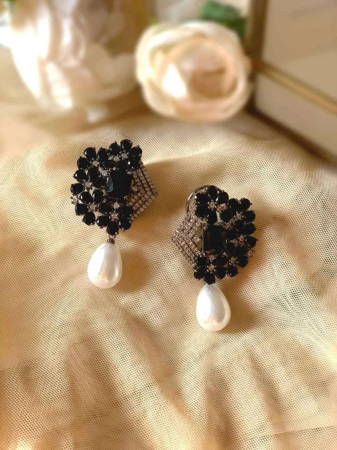 Crystal Pearl Harmony Earring