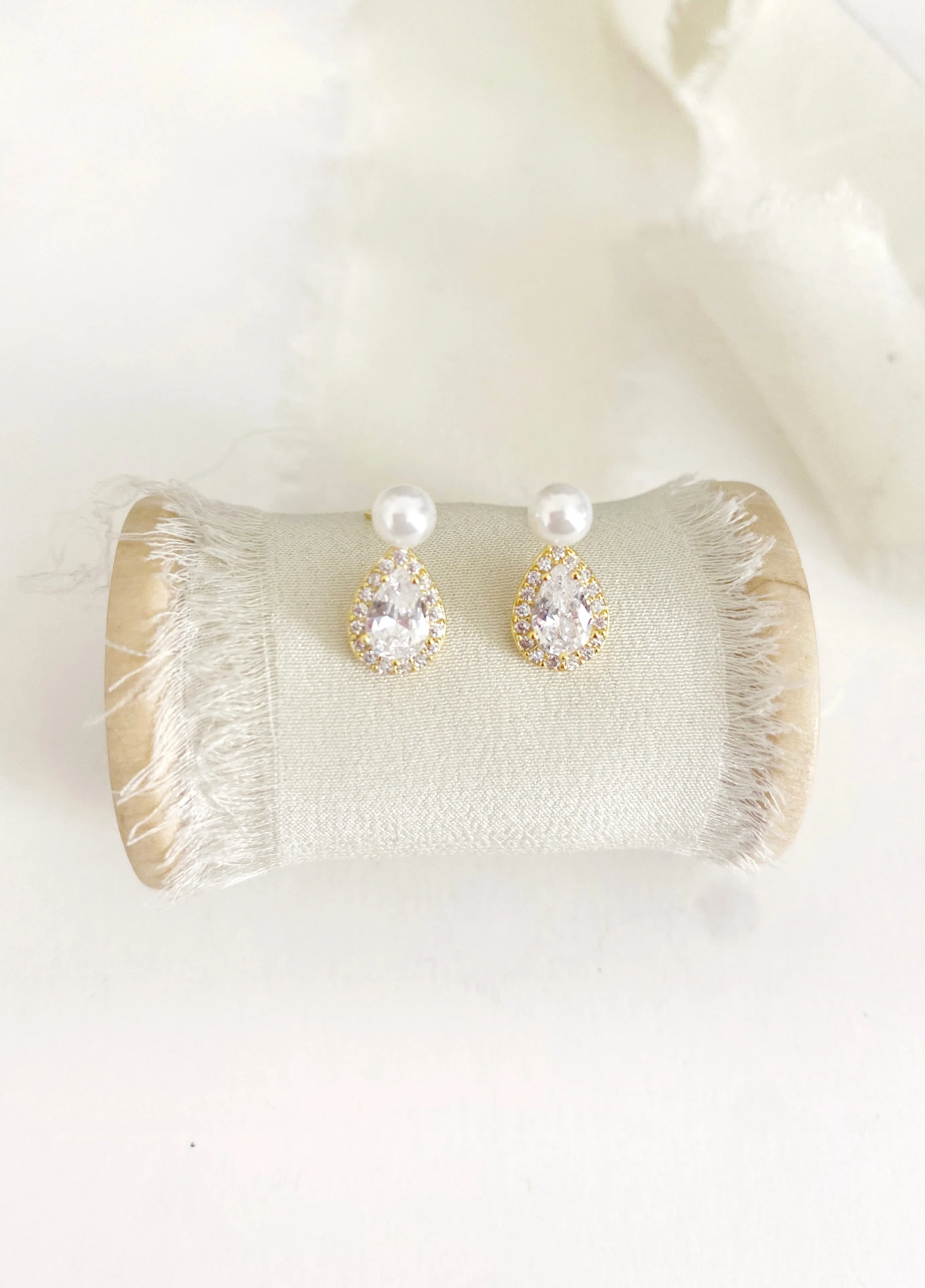Dalinda Pearl Drop Earrings