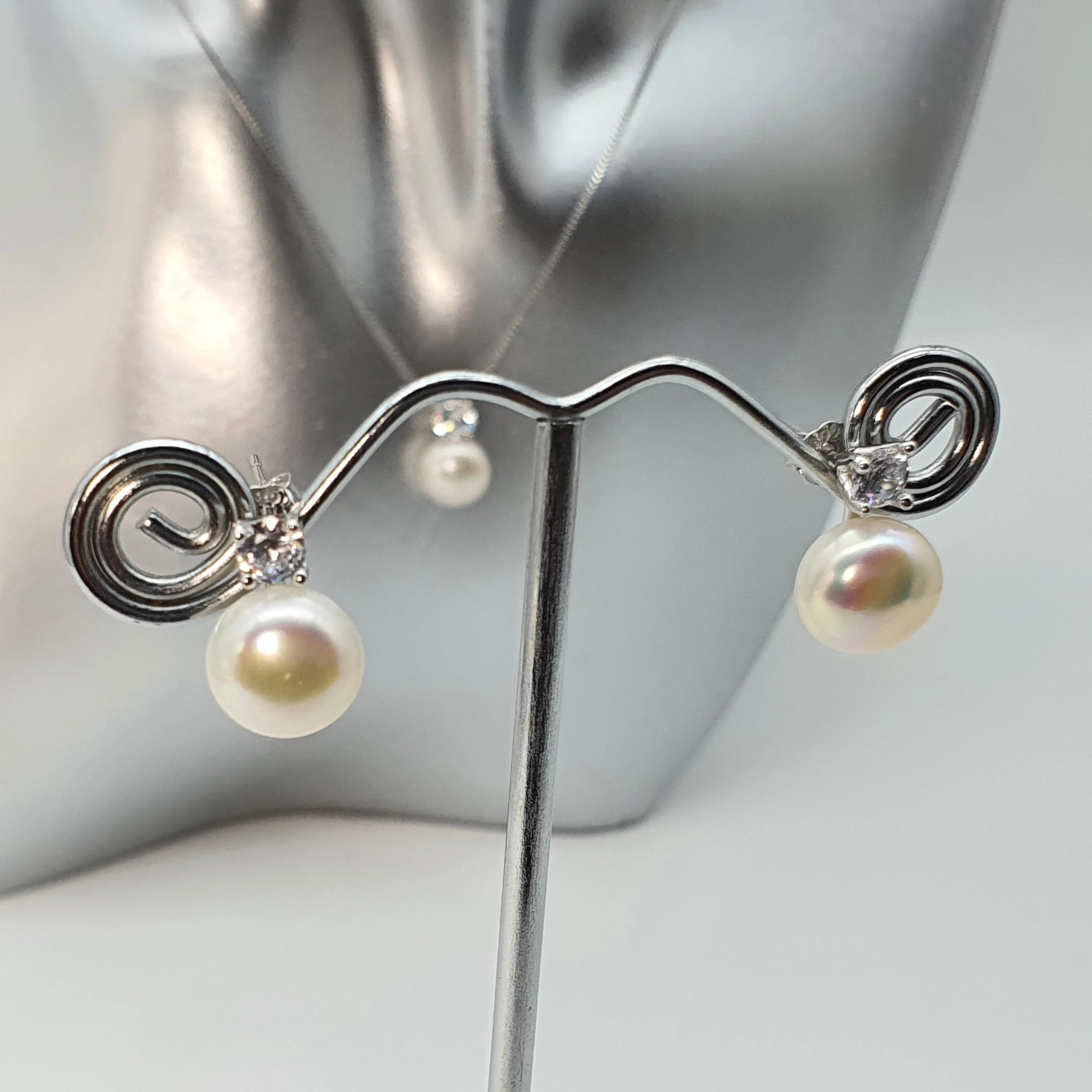 Freshwater Cultured Pearl Queen Set, Sterling silver