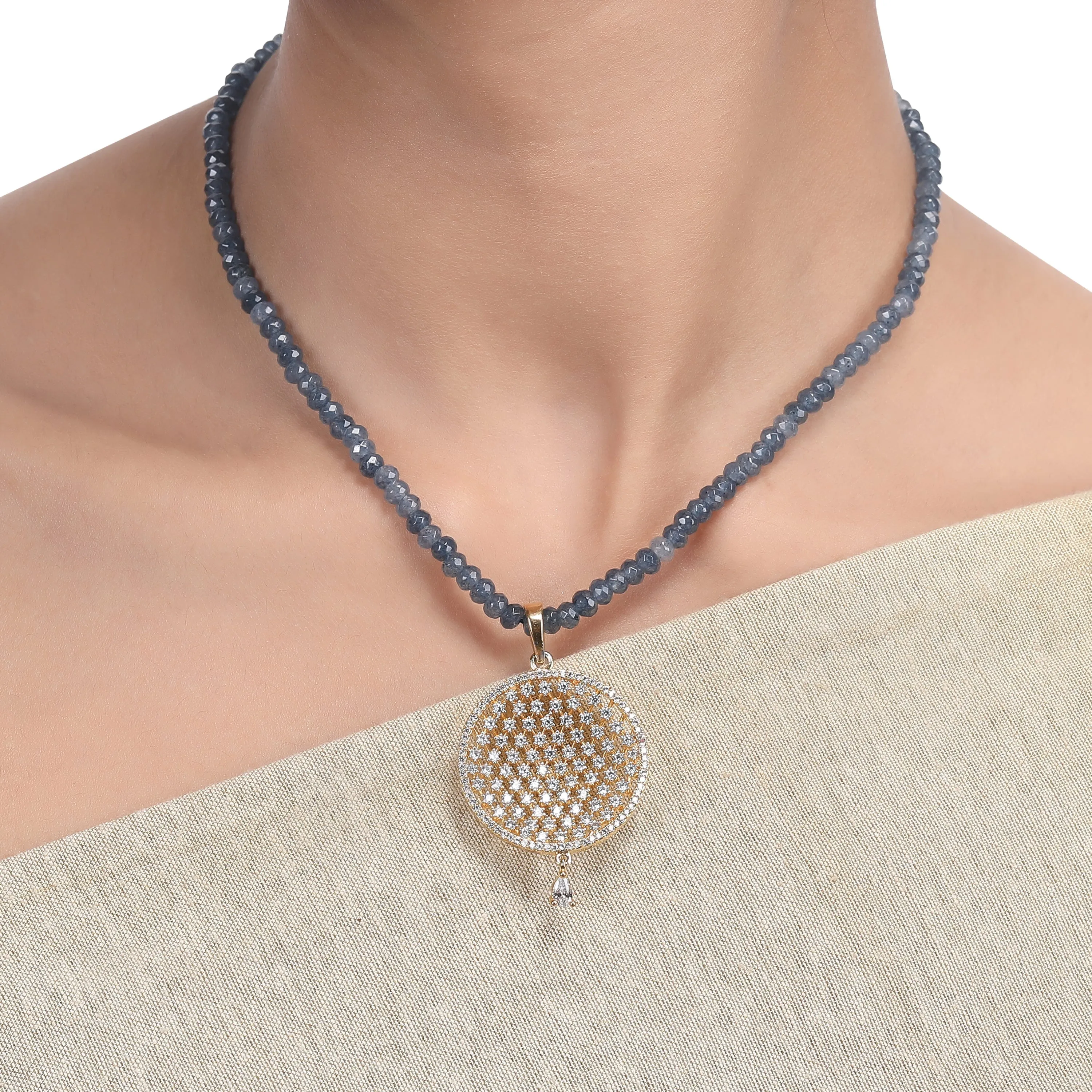 Karuna Wanajana Zircon Pendant Set