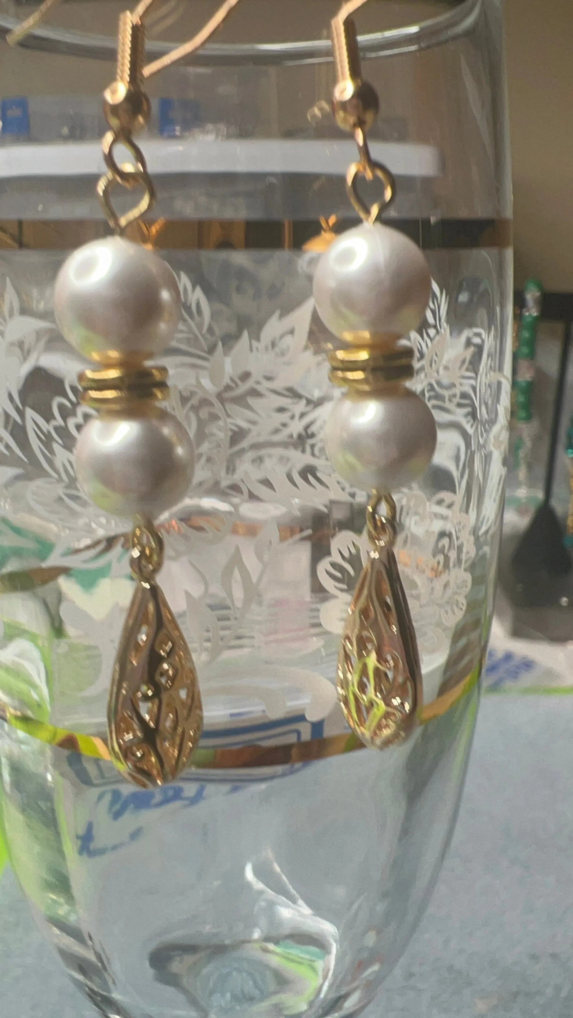 Pearl and Gold Drops Earrings