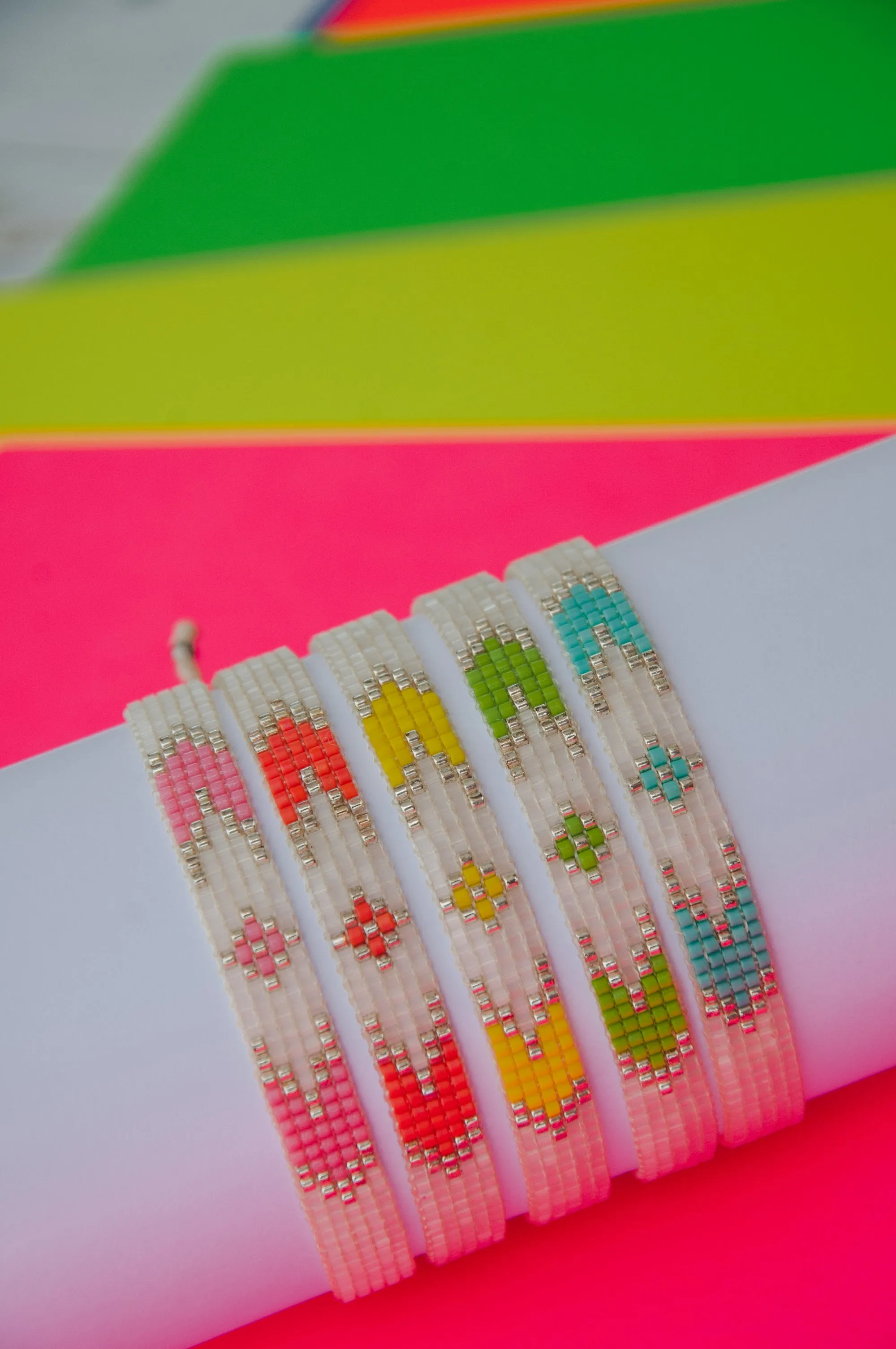 Peeky Bracelet - Coral/White - BE-XS-11265