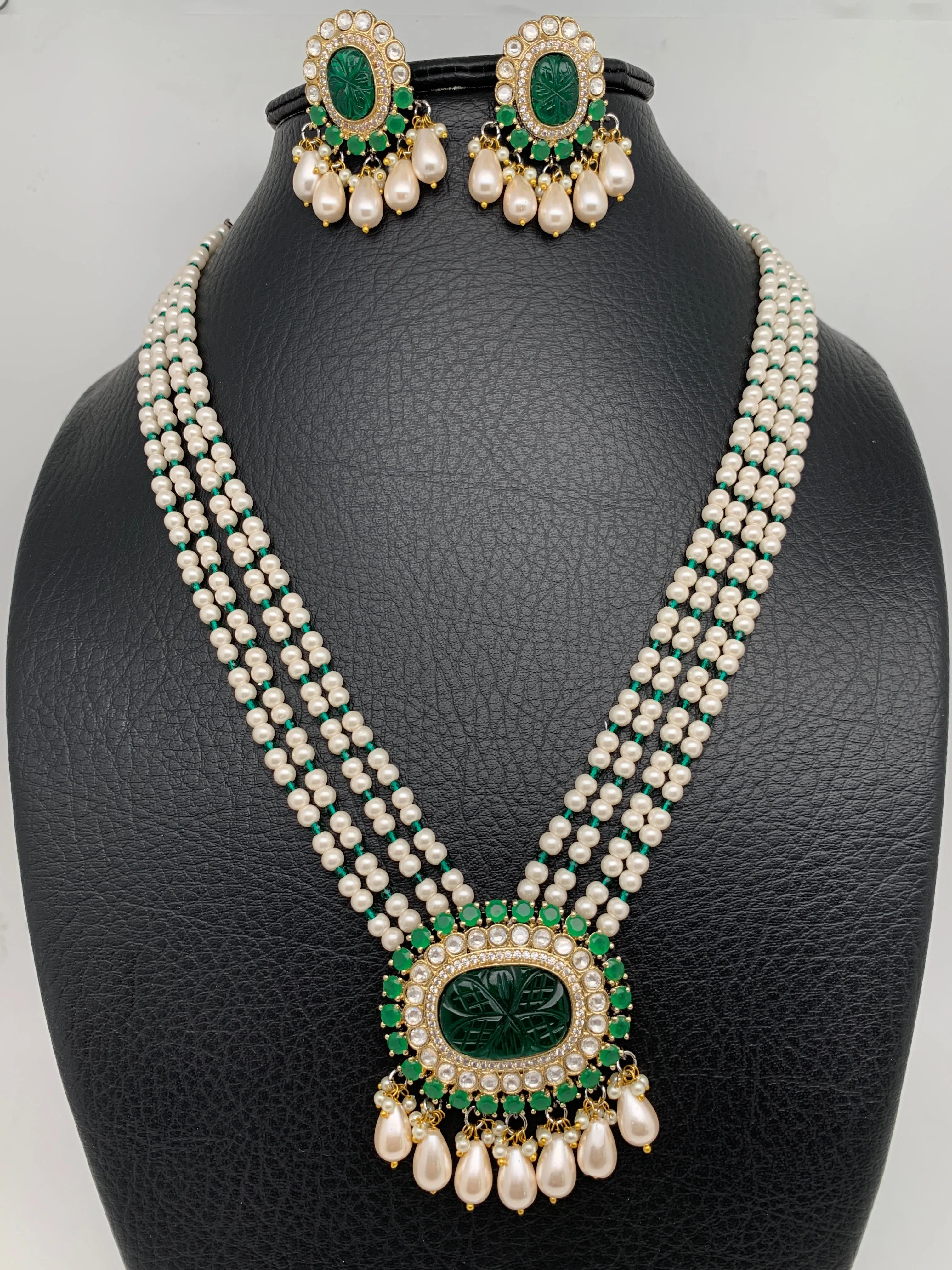 Polki Green Carved Stone Victorian Polish Pendent Pearl Mala Necklace