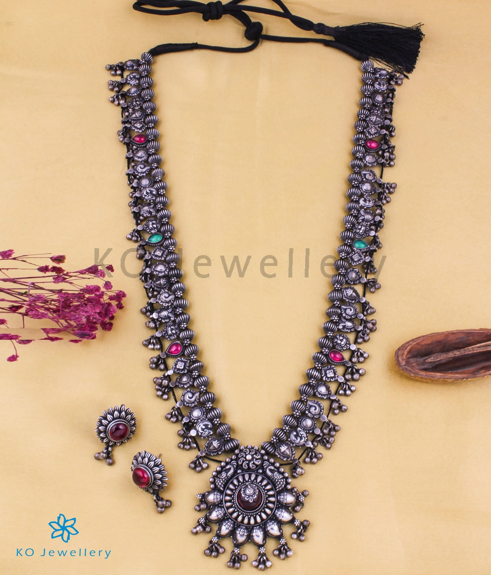 The Atyuha Silver Kolhapuri Saaj Necklace
