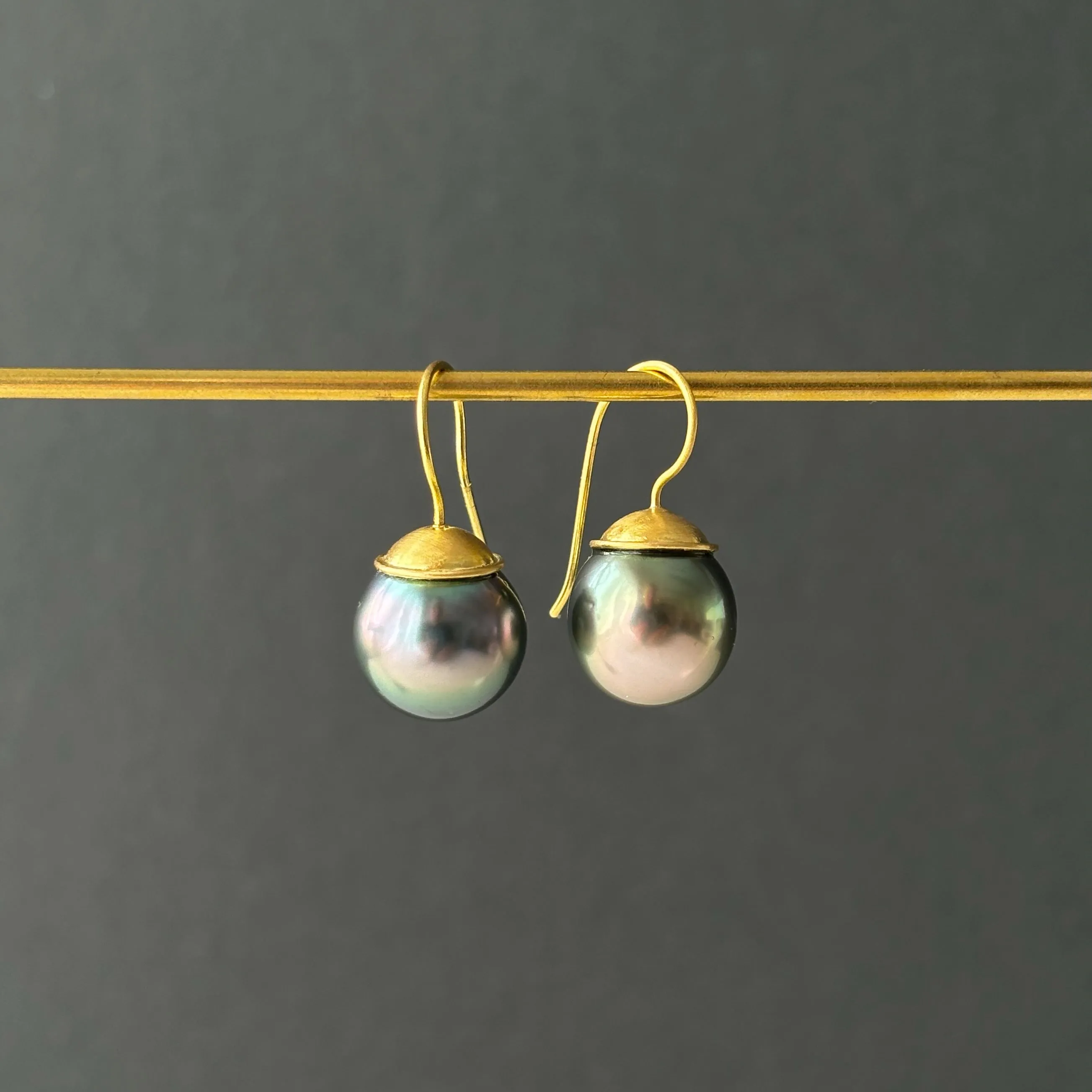 the "for every occasion" Tahitian pearl earrings