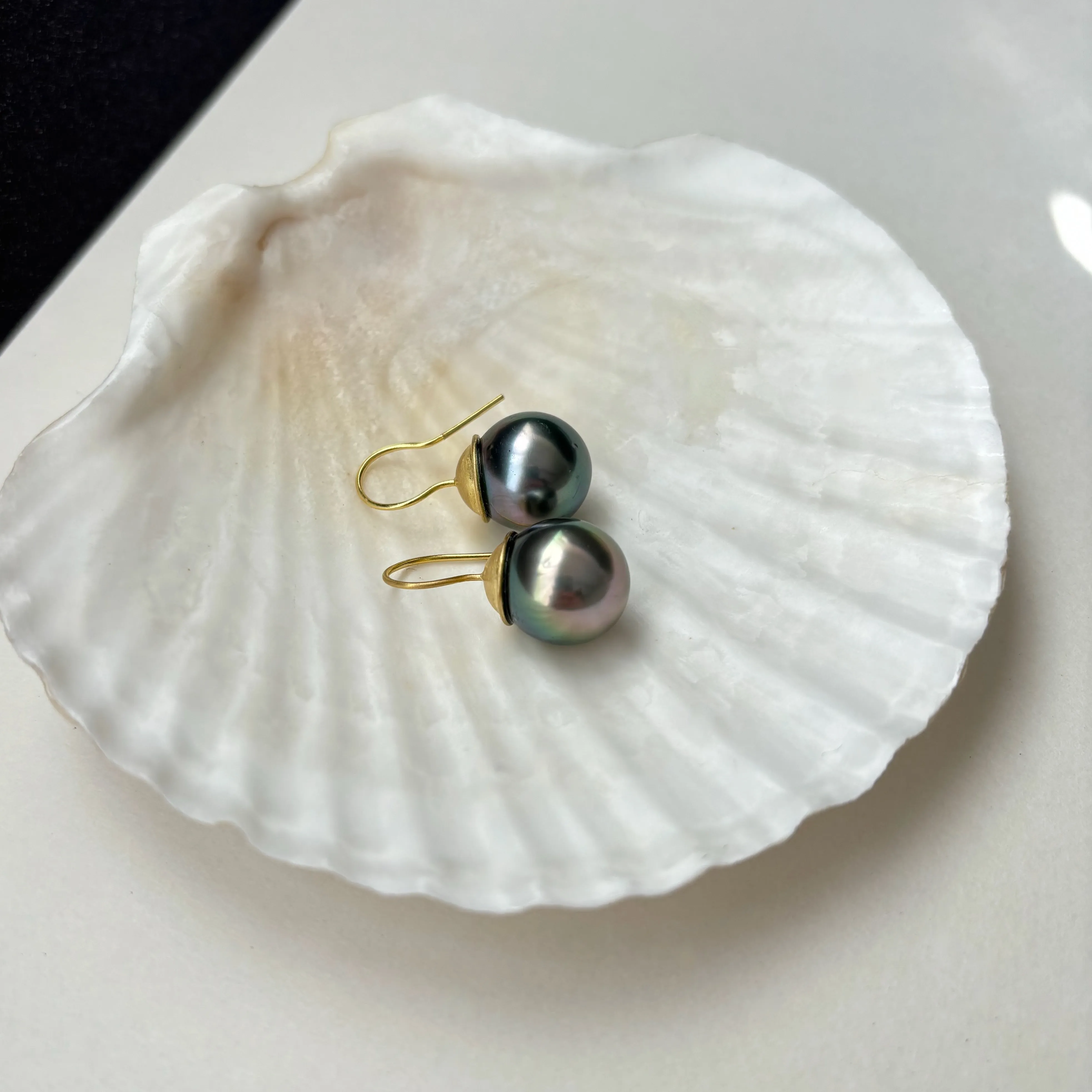 the "for every occasion" Tahitian pearl earrings