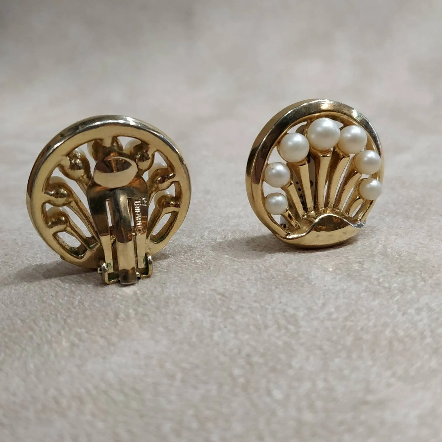 Trifari Vintage Pearl Earrings Clip On  Gold
