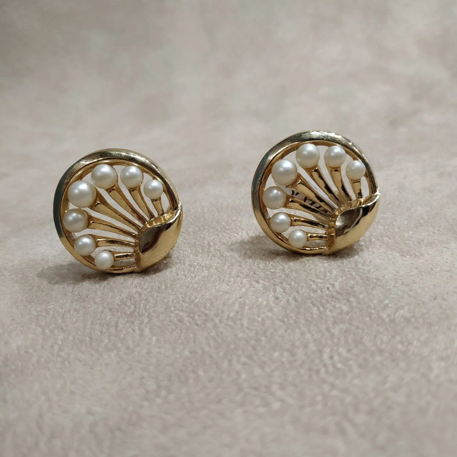 Trifari Vintage Pearl Earrings Clip On  Gold