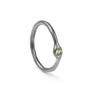 Vihrea Peridot Ring
