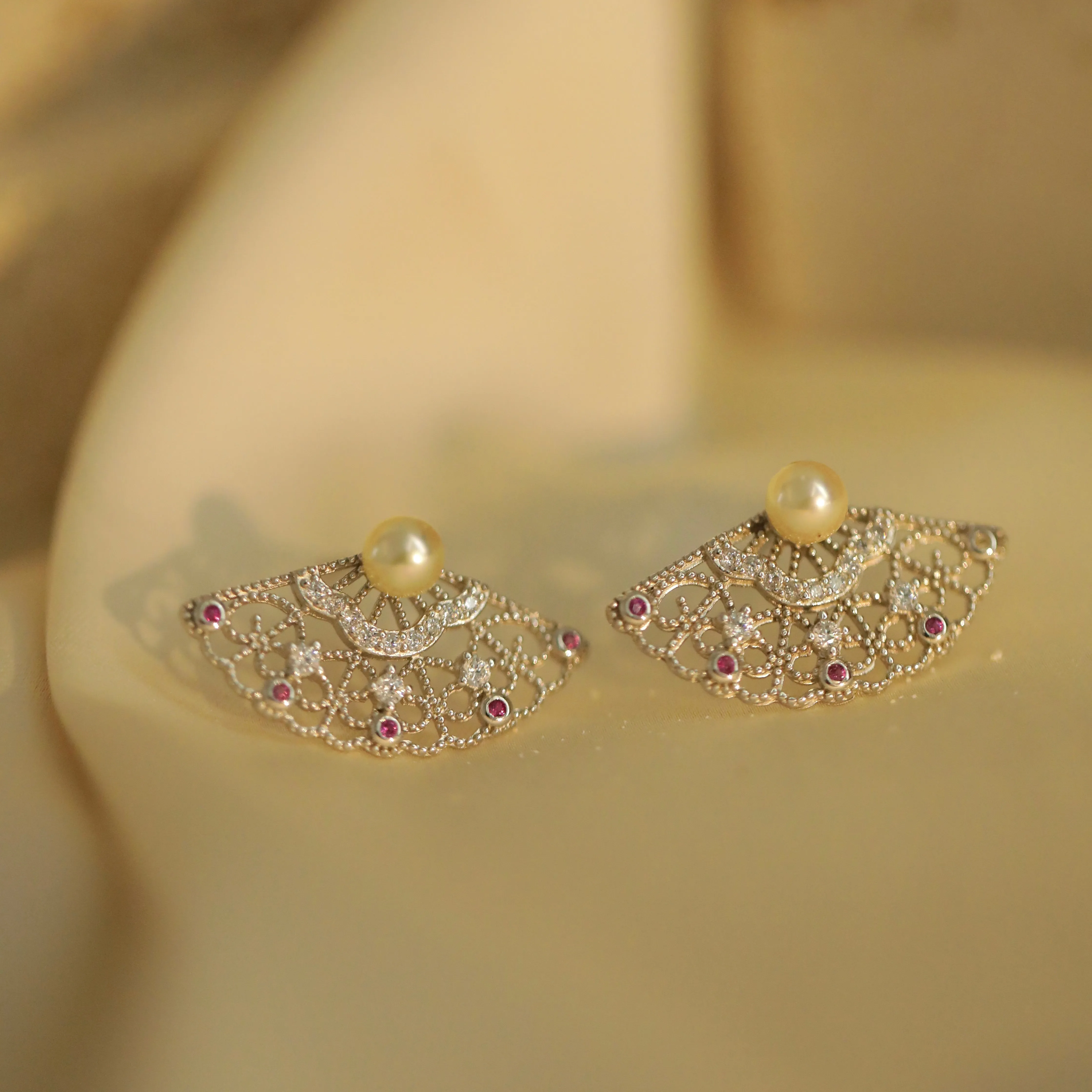 YI Akoya Pearl Earrings