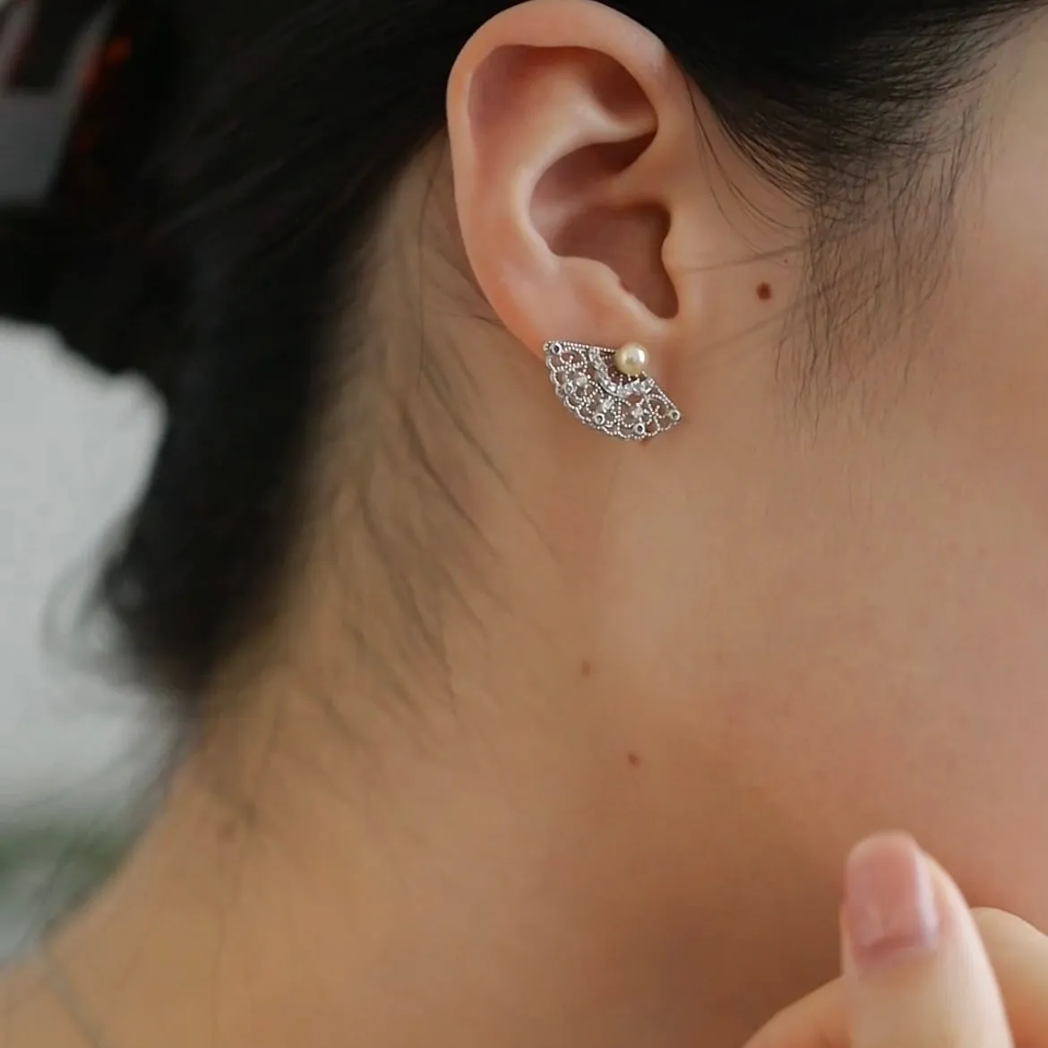 YI Akoya Pearl Earrings